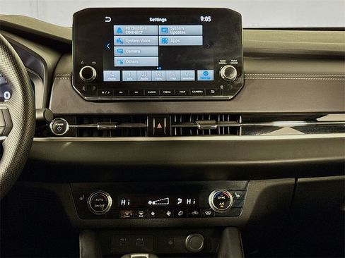 Used 2023 Mitsubishi Outlander SE image 13