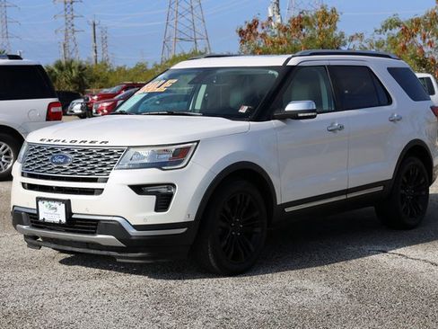 Used 2018 Ford Explorer Platinum image 3