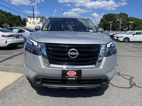 Used 2025 Nissan Pathfinder SV AWD/4WD image 9