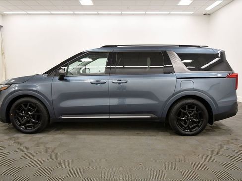 Certified 2026 Kia Carnival SX w/ SX Dark Edition Package FWD image 4