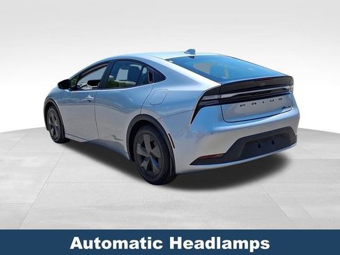 Used 2024 Toyota Prius Prime FWD image 5
