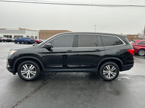 Used 2017 Honda Pilot EX image 2
