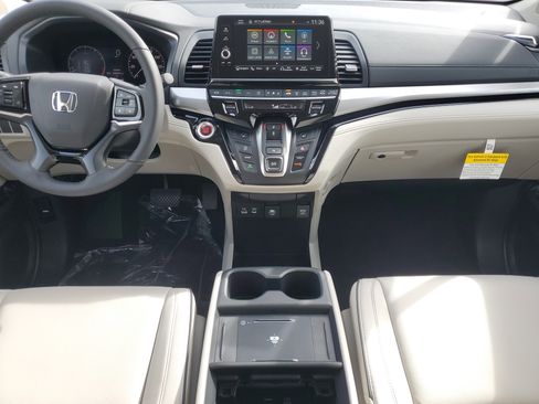 New 2026 Honda Odyssey Touring image 12