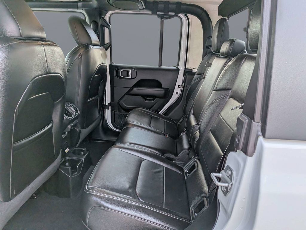 Used 2021 Jeep Gladiator Overland AWD/4WD image 20