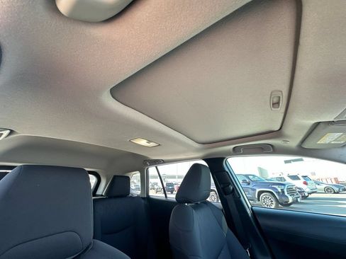 Used 2024 Toyota Corolla Cross LE w/ Moonroof Package FWD image 16