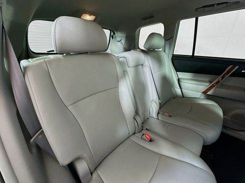 Used 2011 Toyota Highlander Limited w/ Tow Pkg AWD/4WD image 27