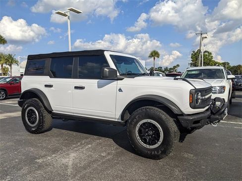 Used 2022 Ford Bronco Black Diamond w/ Sasquatch Package image 1