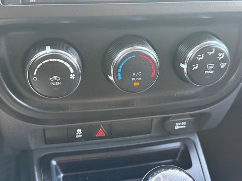 Used 2017 Jeep Compass Sport w/ Power Value Group image 27