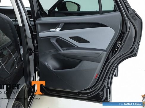Used 2025 Volkswagen Tiguan SE w/ Panoramic Sunroof Package AWD/4WD image 31