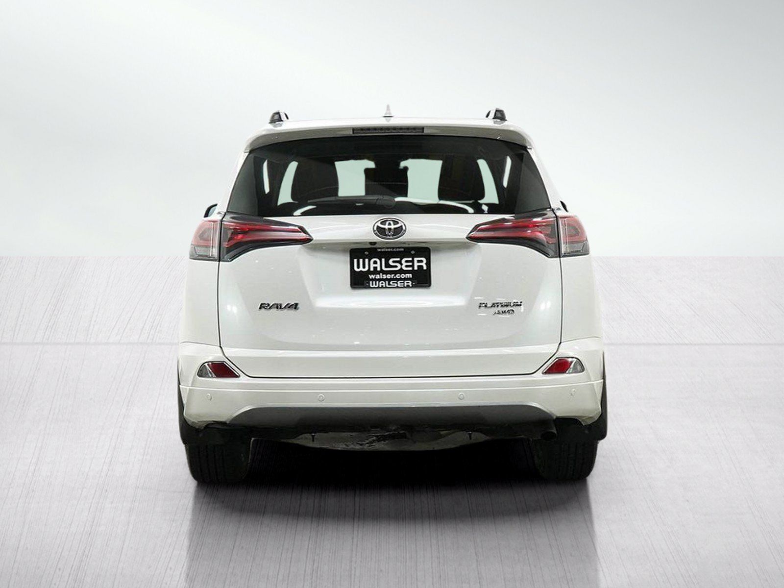 Used 2018 Toyota RAV4 Platinum AWD/4WD image 5