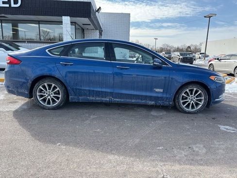 Used 2017 Ford Fusion Energi SE image 4