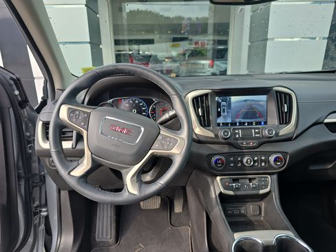 Used 2024 GMC Terrain Denali w/ Denali Premium Package AWD/4WD image 18