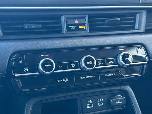 Used 2025 Honda Pilot EX-L image 25