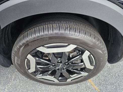 Certified 2024 Kia Telluride EX w/ EX Captain's Chair Package image 7