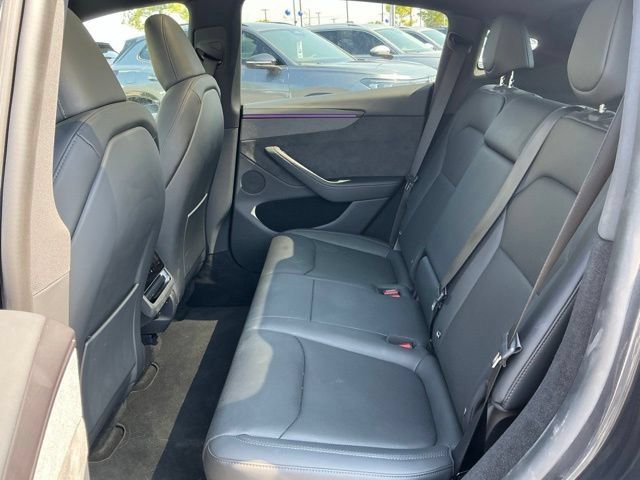 Used 2026 Tesla Model Y 2WD image 16