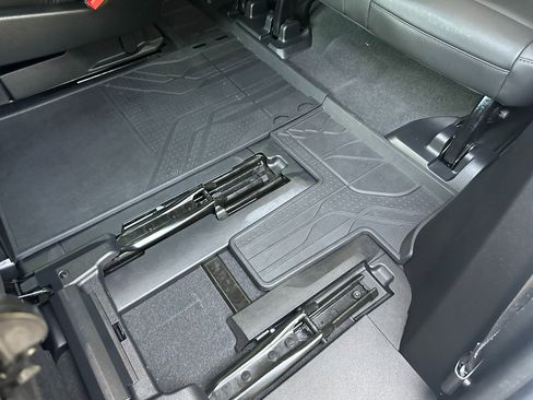 Used 2021 Chevrolet Tahoe LT image 22