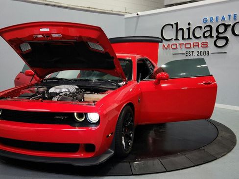Used 2016 Dodge Challenger SRT Hellcat RWD image 17