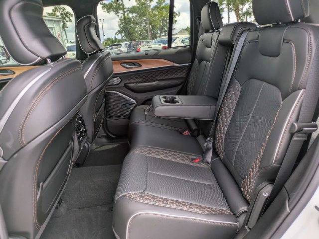 Certified 2026 Jeep Grand Cherokee Summit w/ Obsidian Package AWD/4WD image 11