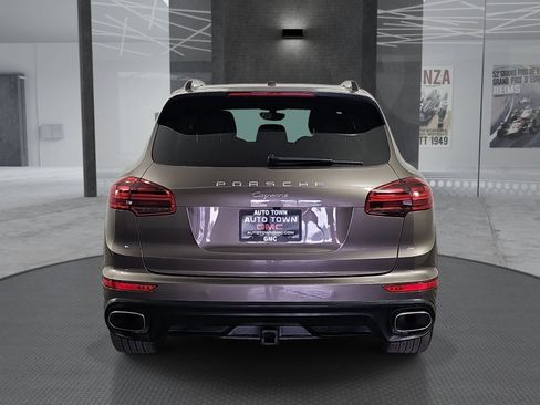 Used 2016 Porsche Cayenne AWD/4WD image 6