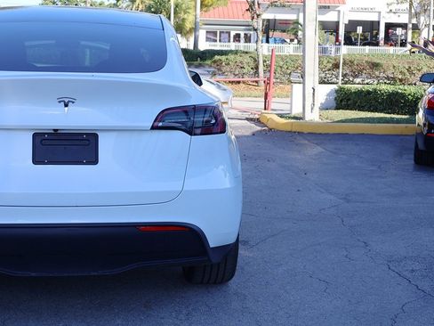 Used 2023 Tesla Model Y Long Range image 16