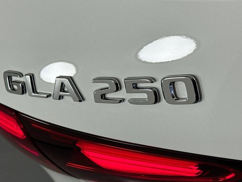 New 2026 Mercedes-Benz GLA 250 image 8