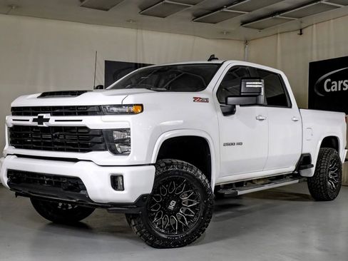 Used 2024 Chevrolet Silverado 2500 LT AWD/4WD image 5