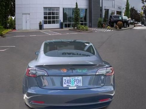 Used 2023 Tesla Model 3 Standard Range image 12