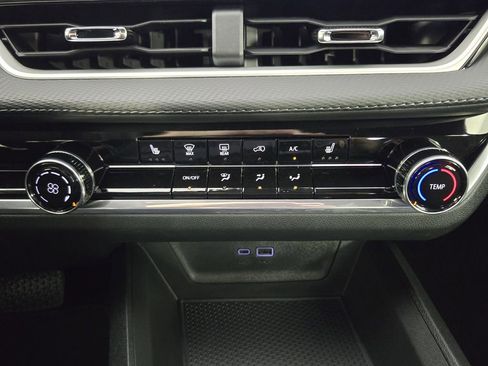 New 2026 Chevrolet Equinox LT w/ Safety and Technology Package FWD image 19