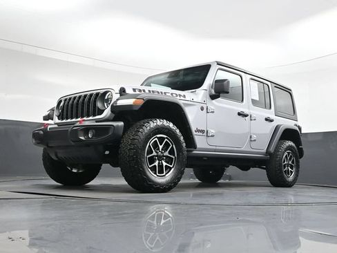Used 2024 Jeep Wrangler Unlimited Rubicon AWD/4WD image 37