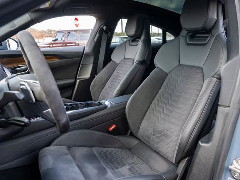 Used 2023 Audi e-tron GT Premium Plus image 18