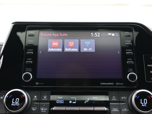 Used 2021 Toyota Highlander XSE FWD image 35