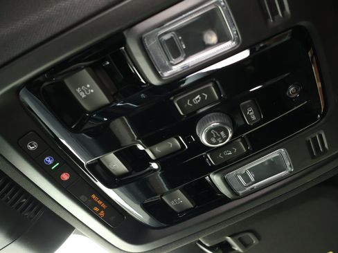 New 2026 Chevrolet Tahoe High Country AWD/4WD image 22