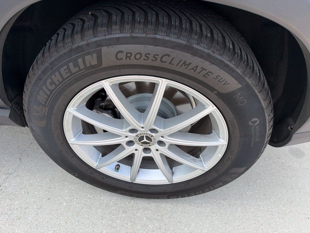 Used 2024 Mercedes-Benz GLE 350 4MATIC image 4
