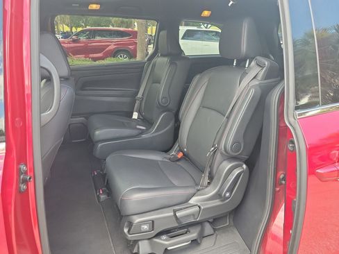 Used 2025 Honda Odyssey Sport-L image 10