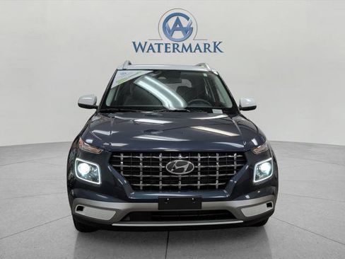 Used 2025 Hyundai Venue Limited FWD image 8