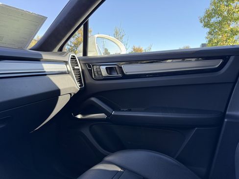 Certified 2022 Porsche Cayenne Turbo S image 24