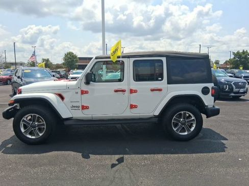 Used 2022 Jeep Wrangler Unlimited Sahara w/ Cold Weather Group AWD/4WD image 14