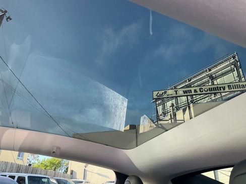 Used 2021 Tesla Model Y Long Range image 31