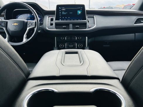 Used 2022 Chevrolet Suburban Premier image 32