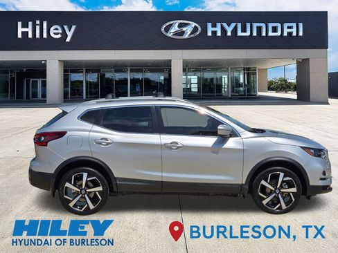 Used 2022 Nissan Rogue Sport SL AWD/4WD image 3