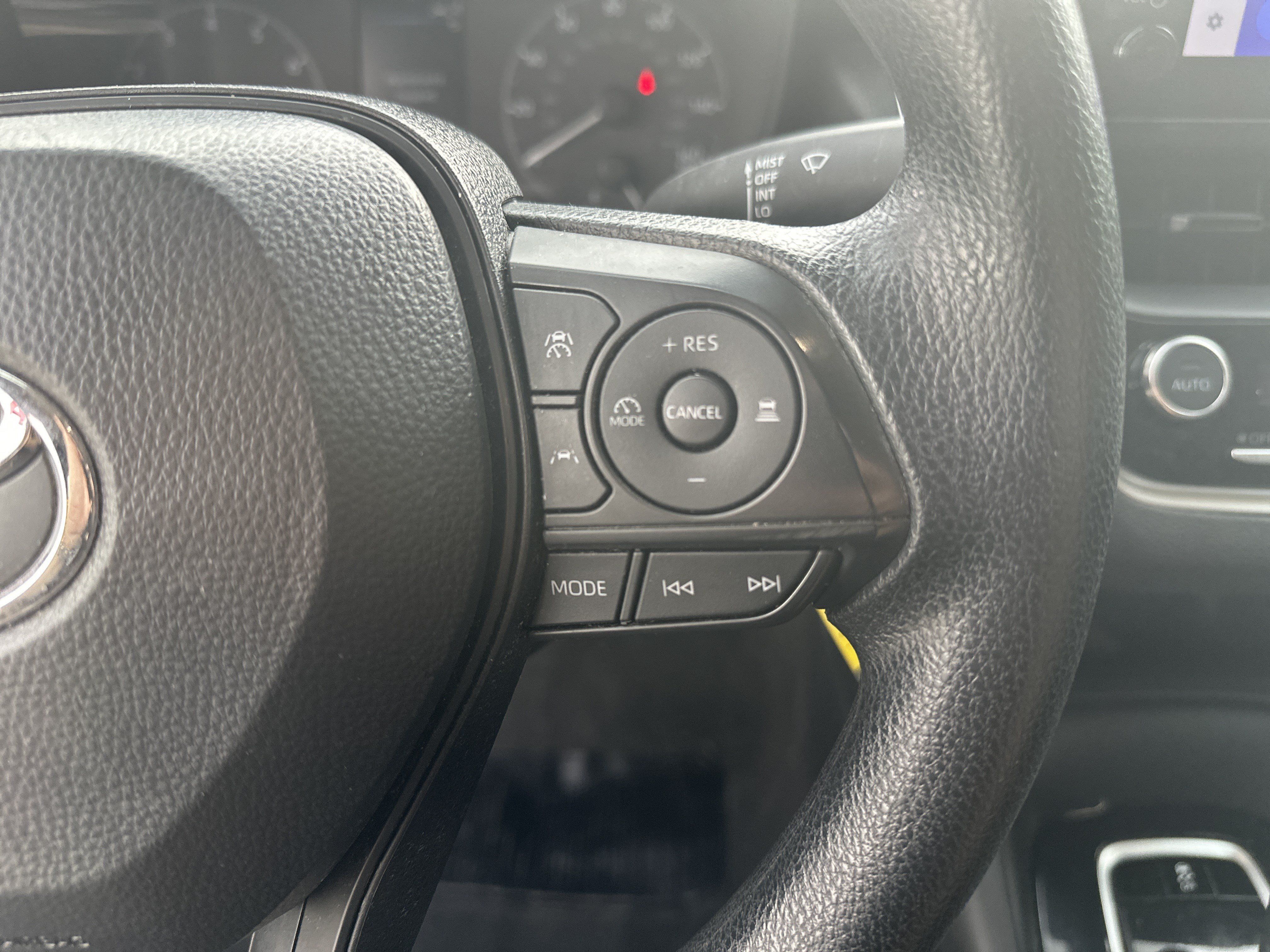 Used 2025 Toyota Corolla LE FWD image 19