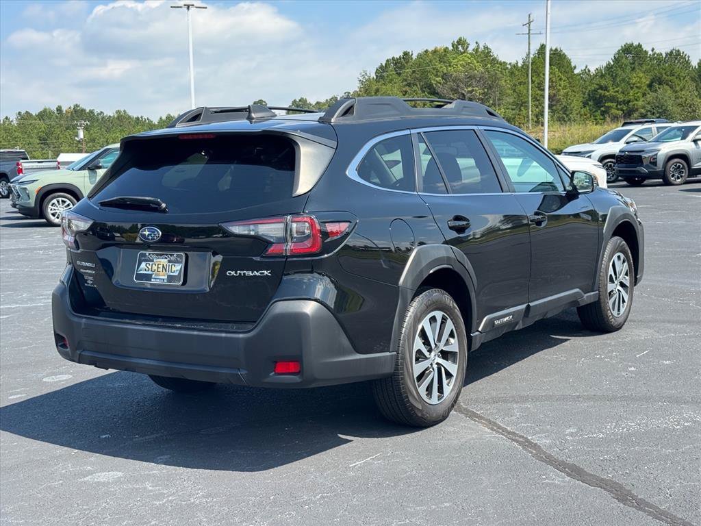 Used 2023 Subaru Outback Premium AWD/4WD image 3