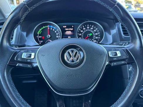 Used 2019 Volkswagen e-Golf SE w/ Driver Assistance Package image 23