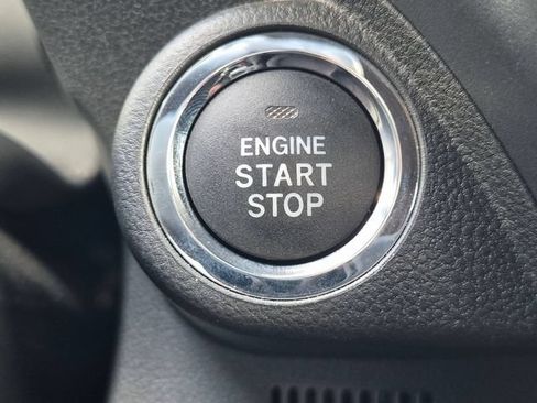 Used 2025 Subaru Forester Premium AWD/4WD image 17