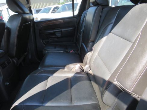 Used 2011 Nissan Armada Platinum image 25