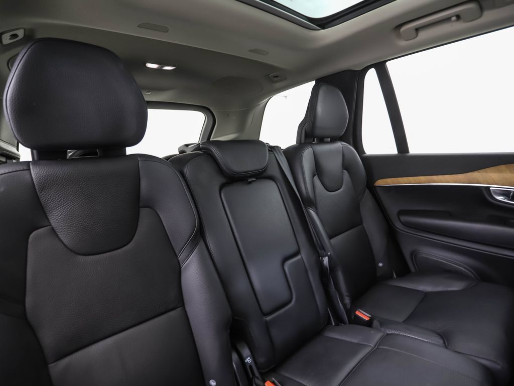 Used 2023 Volvo XC90 B5 Plus AWD/4WD image 30