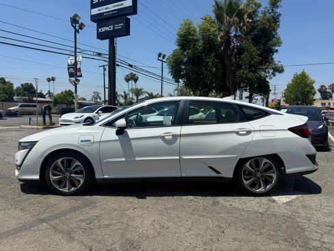 Used 2019 Honda Clarity Plug-In Hybrid image 3