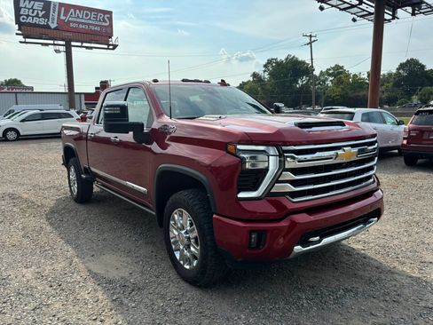 Used 2024 Chevrolet Silverado 2500 High Country w/ High Country Premium Package AWD/4WD image 6