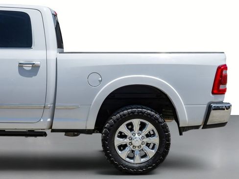 Used 2022 RAM 2500 Limited AWD/4WD image 11