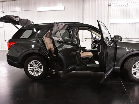 Used 2022 Ford Explorer XLT w/ Equipment Group 202A image 33